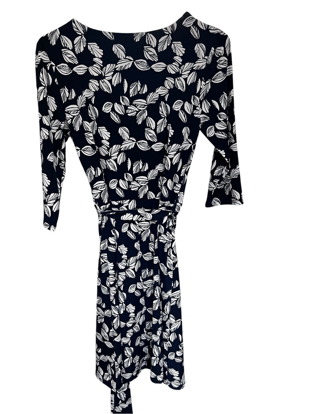 41 Hawthorn Navy & White Leaf Kaylee Faux Wrap Dress - Picture 2 of 4